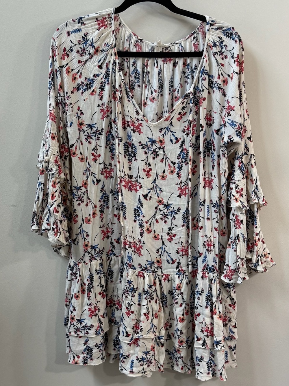En Crème Floral Ruffle Tunic Top Size Large